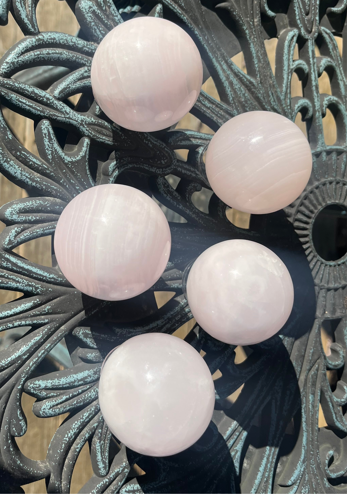 Mangano Calcite Spheres